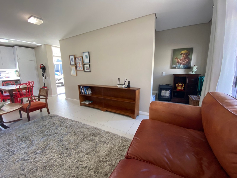 To Let 3 Bedroom Property for Rent in Somerset Lakes Western Cape
